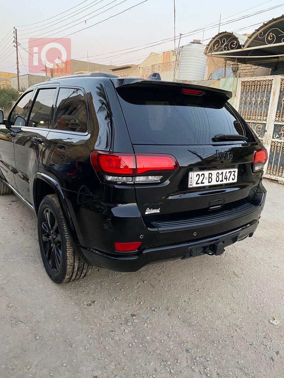 جیپ گراند شیرۆکی